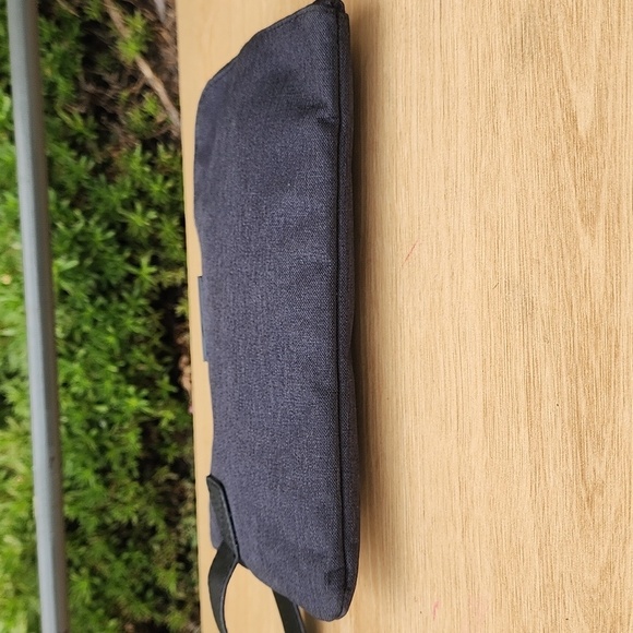 Salvatore Ferragamo Dark Gray Perfume Avianca Zip Around Bag Travel - Picture 4 of 12